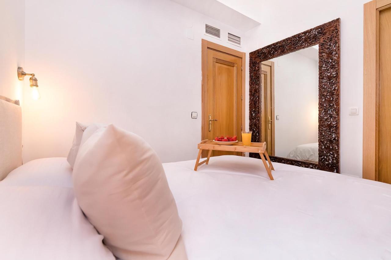 Апартаменты Bhost- Especeria Historic Center Малага Экстерьер фото